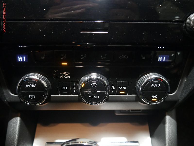 Škoda Octavia (2018) 1.6 TDi, 2.maj,ČR, Ambition - fotka 15 z 17