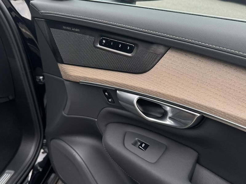 Volvo XC90 B5 AWD PLUS 360/ 7.m* / +kola  - fotka 15 z 49