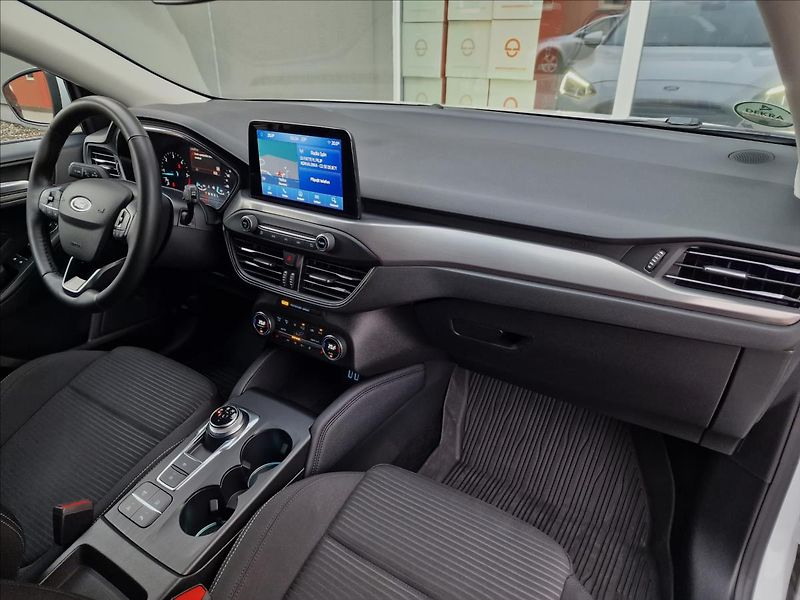 Ford Focus 1.5TDCi 88kW Titanium,ČR,1.Maj - fotka 13 z 48
