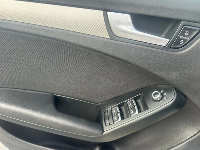 Audi A4 (2012) 2.0TDi,105KW,VYHŘ.SED.,TEMP. - fotka 21 z 27