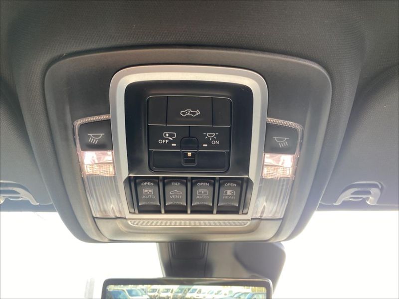 Dodge RAM (2025) 3,0 R6  Limited Night - fotka 15 z 16