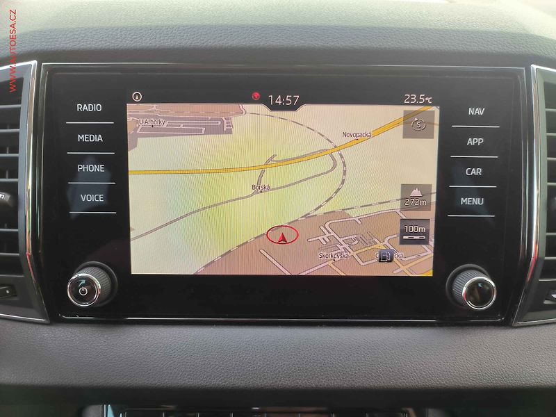 Škoda Karoq (2018) 1.0 TSi, Ambition, LED, navi - fotka 13 z 25