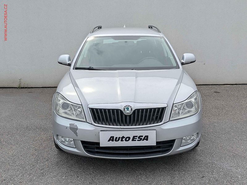 Škoda Octavia (2013) 1.6 TDi, 2.maj, Ambiente - fotka 2 z 15