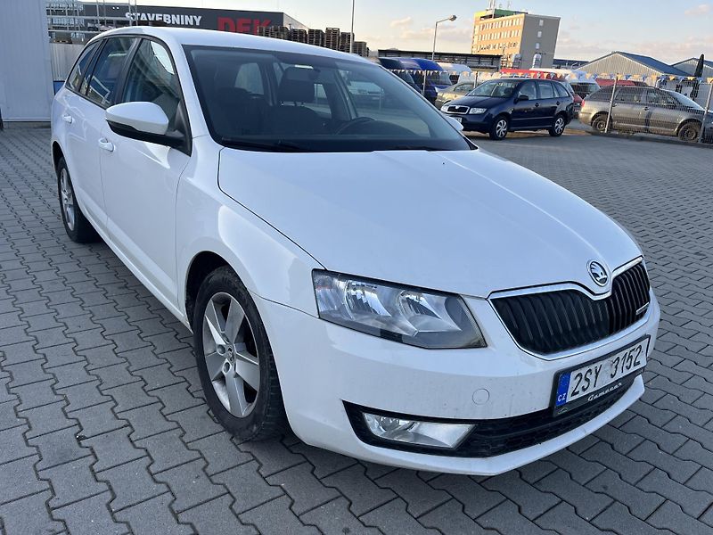Škoda Octavia (2013) III kombi 1.6 TDi - fotka 2 z 12