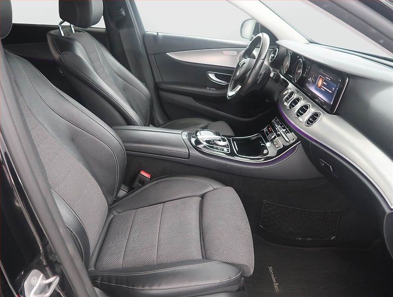 Mercedes-Benz Třídy E (2017) E 220 d, Automat, Kůže, Navi - fotka 9 z 16