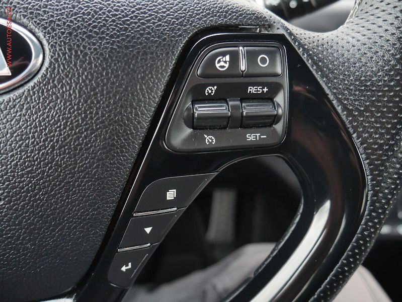Kia Ceed (2019) 1.6CRDi, 2.maj,ČR, GT Line - fotka 13 z 25