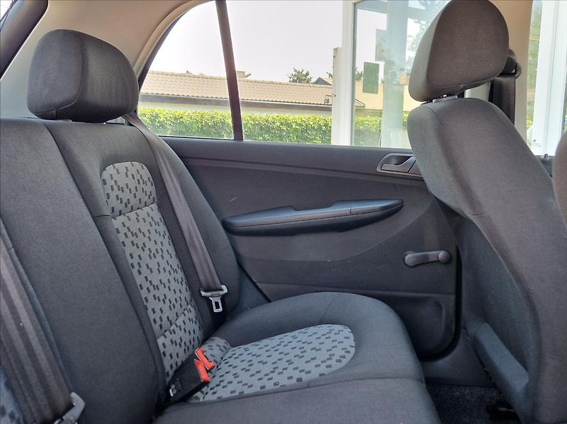 Škoda Fabia 1,2 HTP 40kW AC KLIMA - - fotka 12 z 27