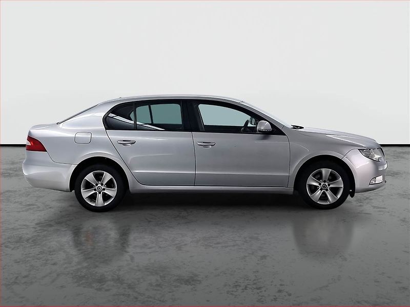 Škoda Superb (2012) 2.0 TDI, Tempomat - fotka 6 z 15