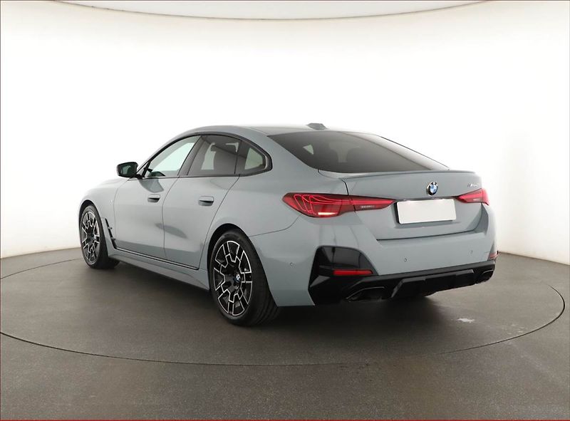 BMW Řada 4 (2025) M440i xDrive, Matrix LED - fotka 4 z 20