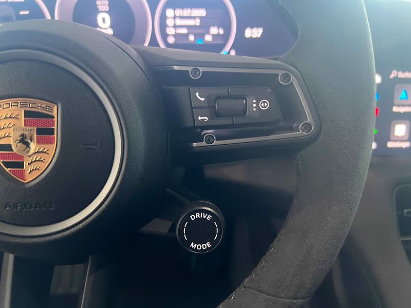 Porsche Taycan Sport Turismo HuD Pano Soft - fotka 18 z 25