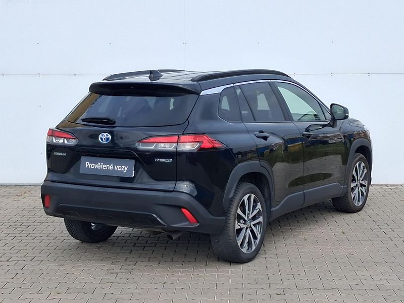 Toyota Corolla Cross 2.0 HSD e-CVT Style - fotka 2 z 21
