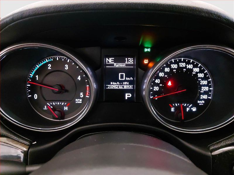 Jeep Grand Cherokee (2011) Overland 3.0 CRD, 4X4 - fotka 11 z 18