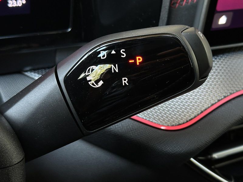 Škoda Kodiaq RS 2.0TSi 4x4 DSG 265PS Matrix - fotka 16 z 41