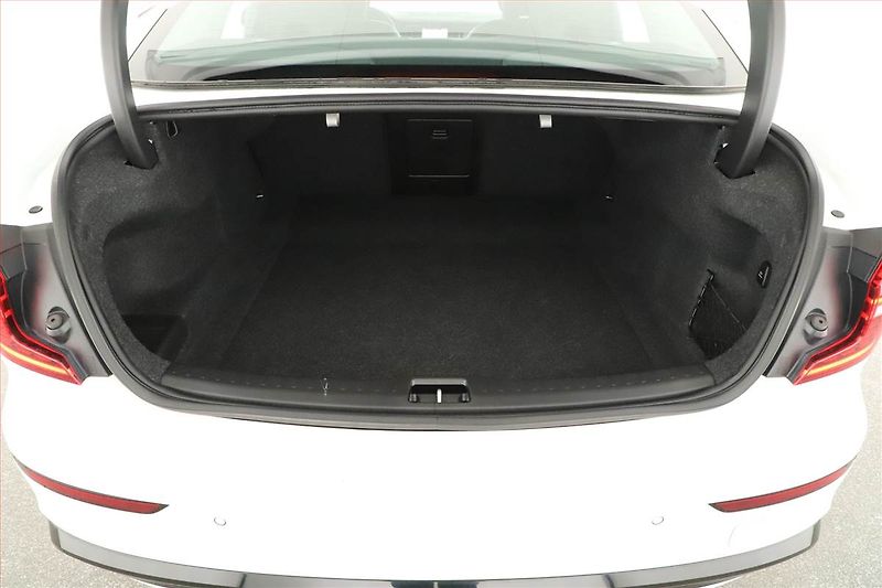 Volvo S60 (2023) B4 - fotka 19 z 20