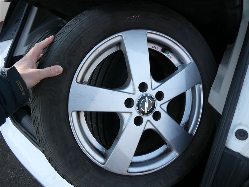 Opel Astra 1,6 CDTi 81kW,2x kola,serviska - fotka 14 z 40