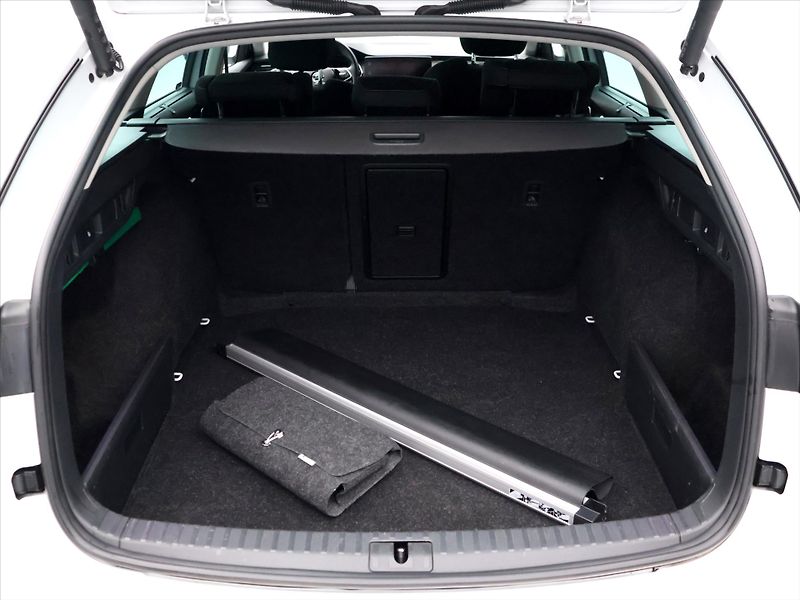 Škoda Octavia 2.0 TDI 4x4 Scout DSG DPH - fotka 10 z 42