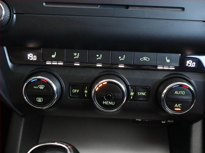 Škoda Octavia (2016) 1.6 TDI, Tempomat - fotka 17 z 18