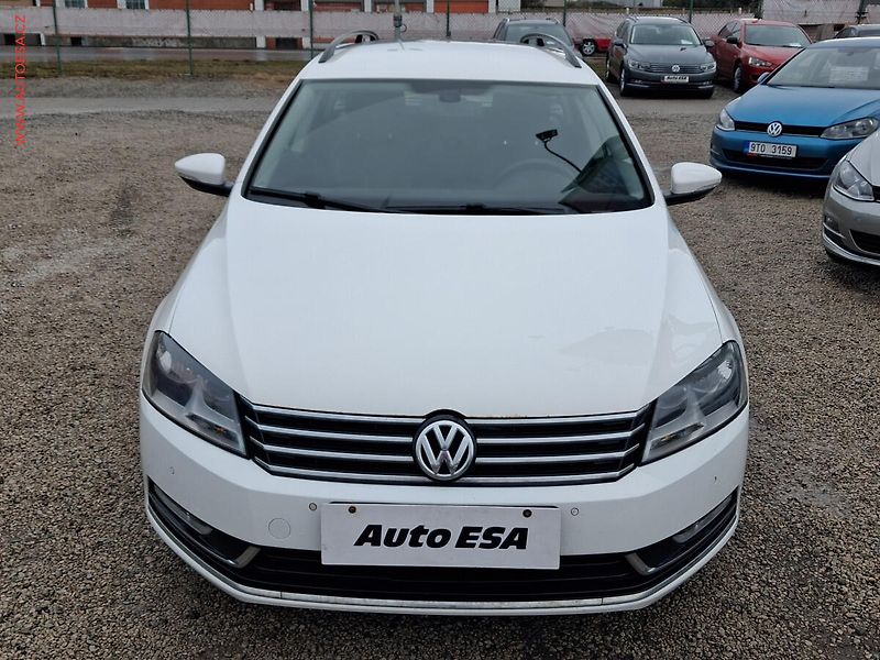 Volkswagen Passat (2012) 2.0TDI, DSG - fotka 2 z 23