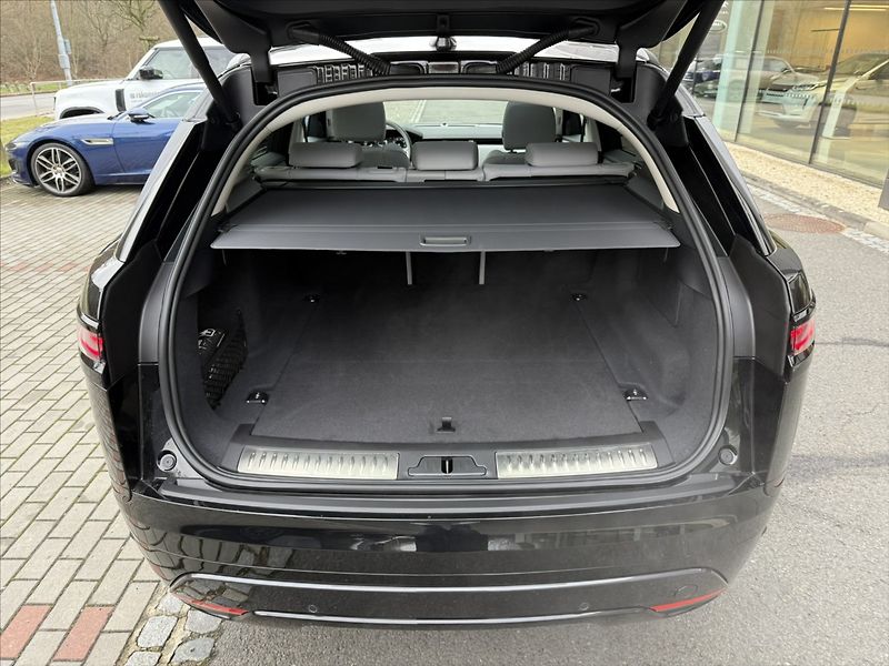 Land Rover Range Rover Velar 3,0   DYNAMIC SE P400 - fotka 20 z 21