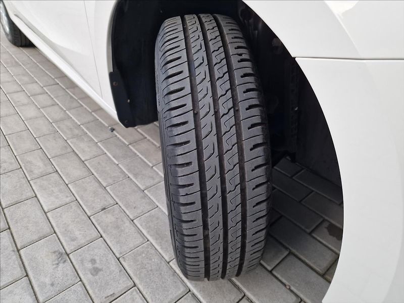 Škoda Fabia 1.0TSI Ambition,ČR,1.Majitel - fotka 40 z 43