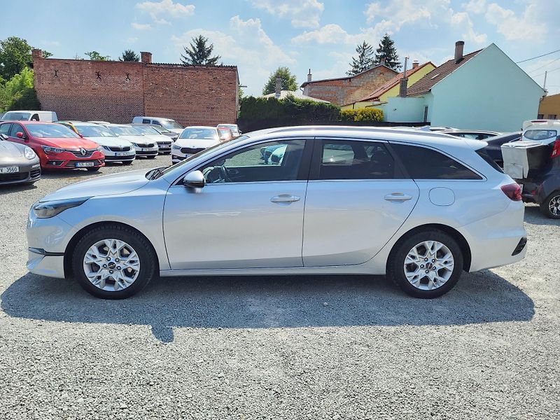 Kia Ceed 1.5 T-GDI 118kW Top SW *ČR - fotka 2 z 49