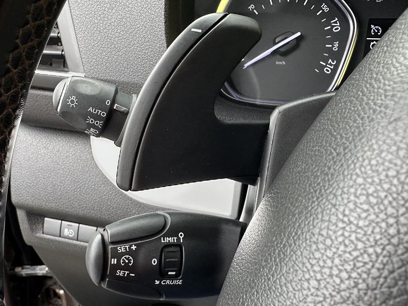 Toyota ProAce (2020) AUTOMAT 2.0/130kW ČR * 5.Míst  - fotka 10 z 36