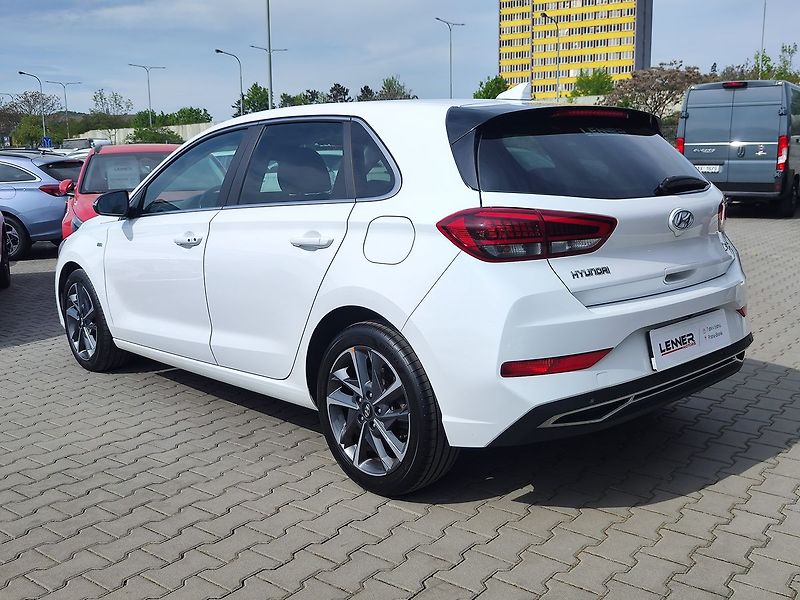 Hyundai i30 1.5 T -GDi/117kW Premium DCT - fotka 7 z 39