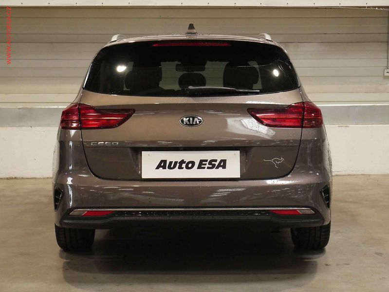 Kia Ceed (2021) 1.5T-GDI, 1.maj,ČR, servis - fotka 5 z 20