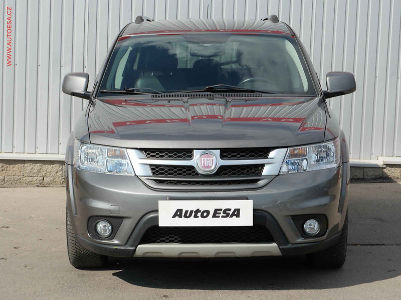 Fiat Freemont (2012) 2.0 JTD 4x4, 7míst, AT, navi - fotka 2 z 20