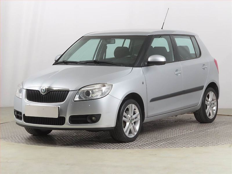 Škoda Fabia (2008) Sport 1.6 16V, Automat - fotka 2 z 19