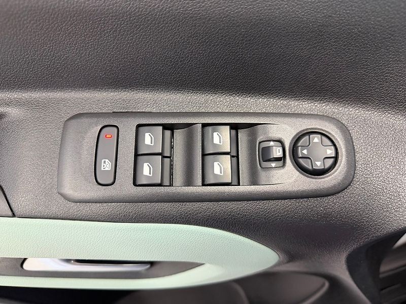 Citroën Berlingo 1.5 HDI 96KW A/T S&S FEEL, PDC - fotka 21 z 22