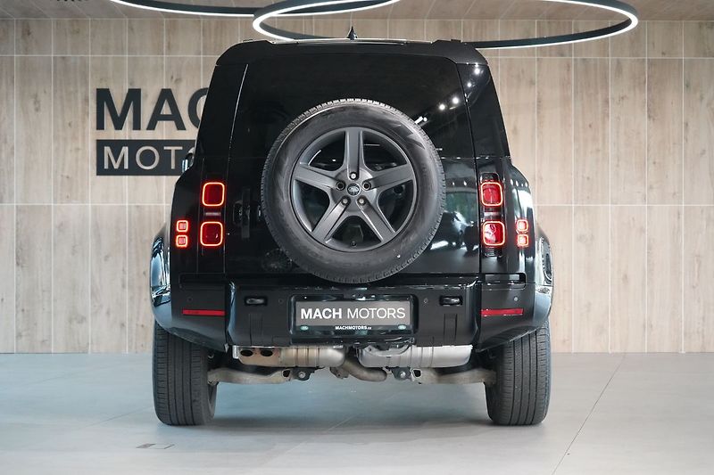 Land Rover Defender 110 D300 X-Dynamic SE - fotka 10 z 42