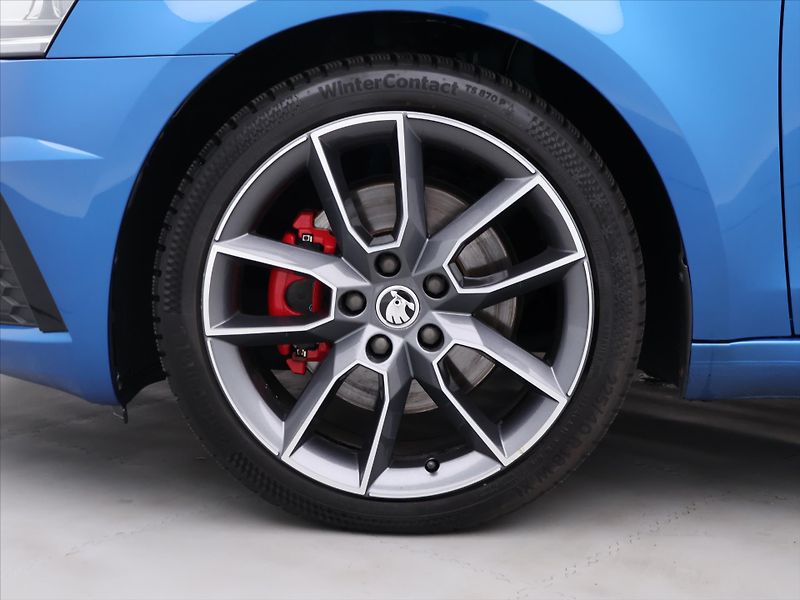 Škoda Octavia 2.0 TDI RS Challenge Matrix - fotka 32 z 39