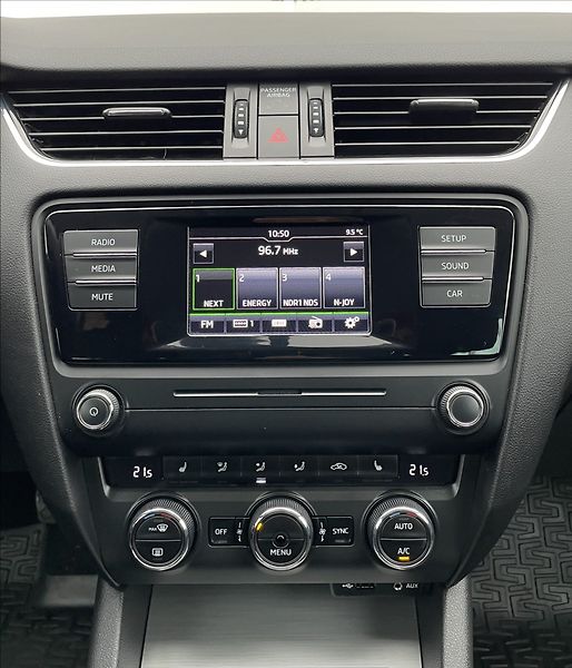 Škoda Octavia 1,2 TSI Edition 81kw 113t.km s - fotka 15 z 23