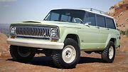 Wagoneer Roadtrip. Z úplně jiné kategorie je představená renovace starého modelu Wagoneer z roku 1965, který sice Jeep uvedl do úžasně originálního stavu, ale přitom si neodpustil pár zásadních úprav.