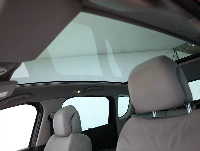 Peugeot 3008 (2010) 2.0 HDi, Tempomat - fotka 13 z 15