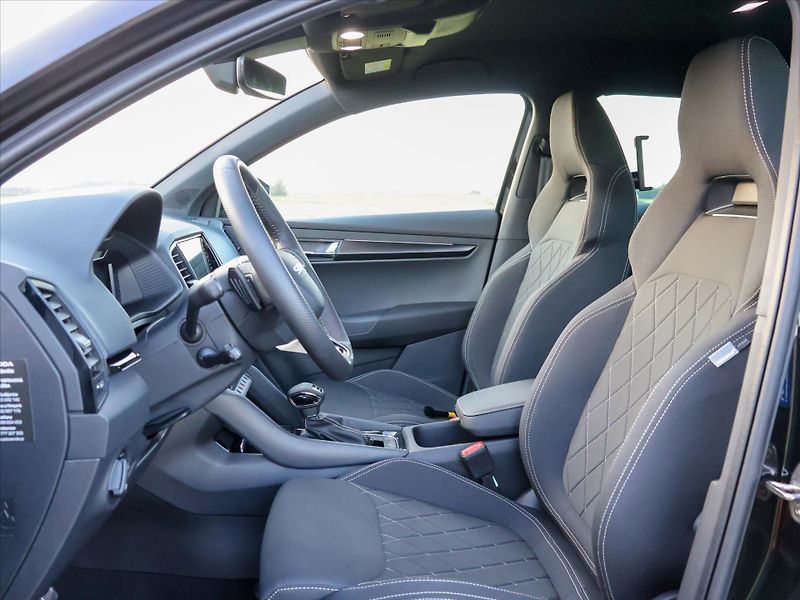 Škoda Karoq 2,0 TDI 4x4 DSG Sportline DPH - fotka 12 z 42