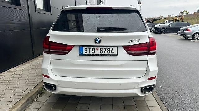 BMW X5 (2016) BMW X5 XDRIVE 40 D M packet  - fotka 4 z 10