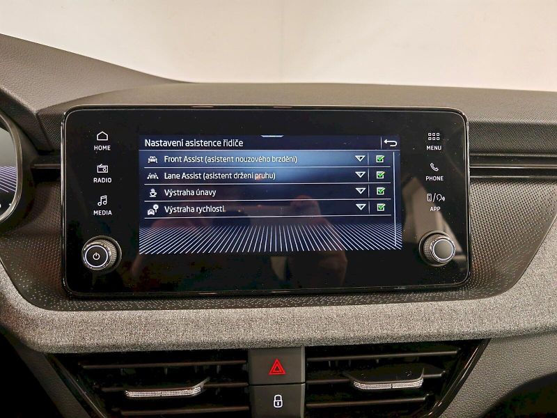 Škoda Scala (2025) 1.0 TSI 85 kW Selection - fotka 10 z 24