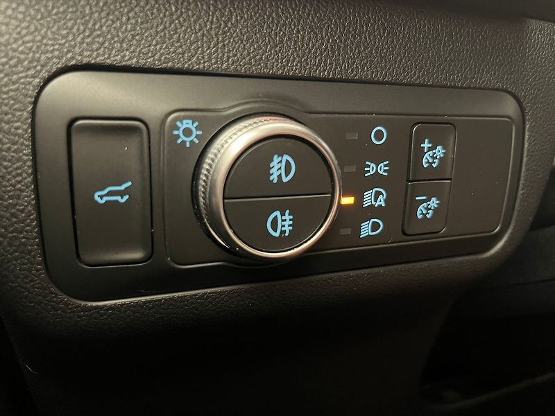 Ford Kuga 2,0 EB 140 kW AWD ST-Line - fotka 25 z 72