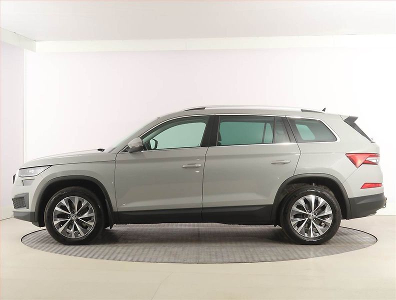 Škoda Kodiaq (2022) Style 2.0 TSI, digi klima - fotka 3 z 29