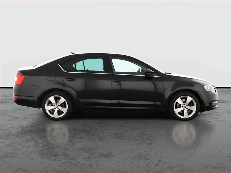 Škoda Octavia (2014) 1.8 TSI, Bi-Xenony, Tempomat - fotka 6 z 17