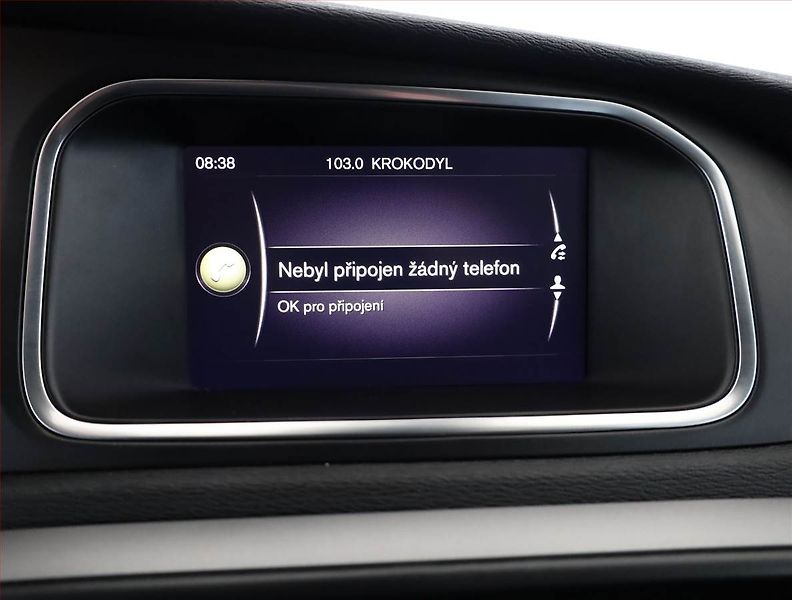 Volvo V40 (2017) 2.0 D2, Serv.kniha, Navi - fotka 14 z 16