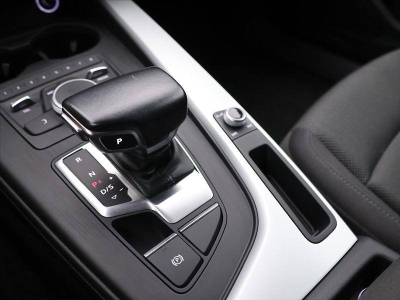 Audi A4 Avant 2,0 TDI 110kW Stronic LE - fotka 31 z 40