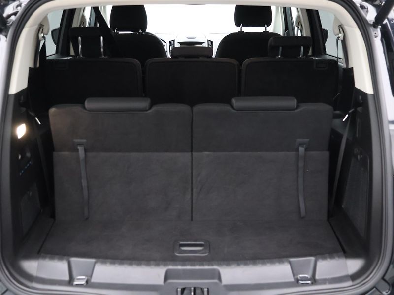 Ford S-MAX 2,0 TDCi Aut. Titanium 7-Míst - fotka 10 z 39