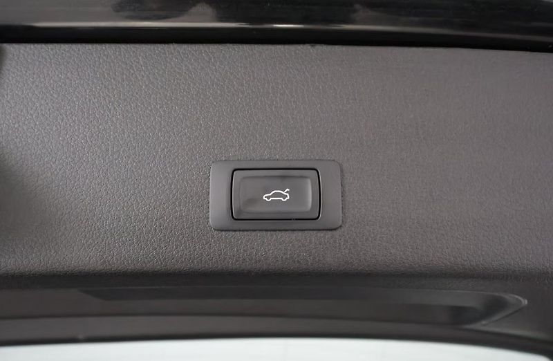 Audi Q8 e-tron 55 Q Kamera Tažné LED Vzduch - fotka 27 z 27