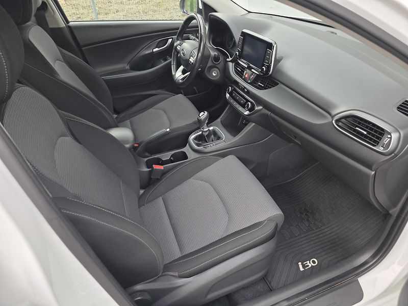 Hyundai i30 (2023) 1.0T-GDi 88kW Comfort ČR NOVÉ - fotka 8 z 21