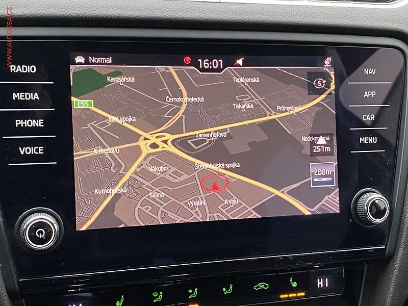 Škoda Octavia (2018) 1.8 TSI, ČR, DSG, LED - fotka 18 z 19