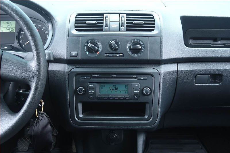 Škoda Fabia (2010) 1.2 TSI, Serv.kniha, Tempomat - fotka 12 z 16