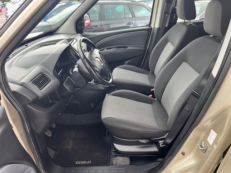 Fiat Dobló (2010) 1.6 JTD 7 Míst  Nová STK - fotka 7 z 19